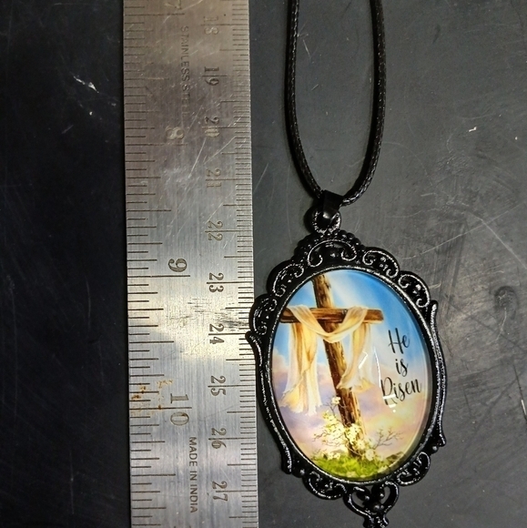 Black cord and pendant cross he is risen Christian catholic cameo necklace - Picture 5 of 6